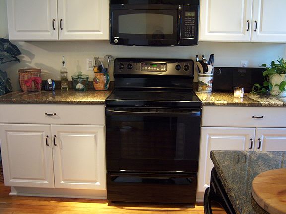 5th image of 61 Merriam Ave