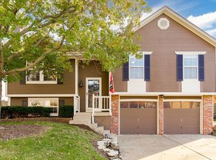 2321 SE 7th St, Lees Summit, MO 64063