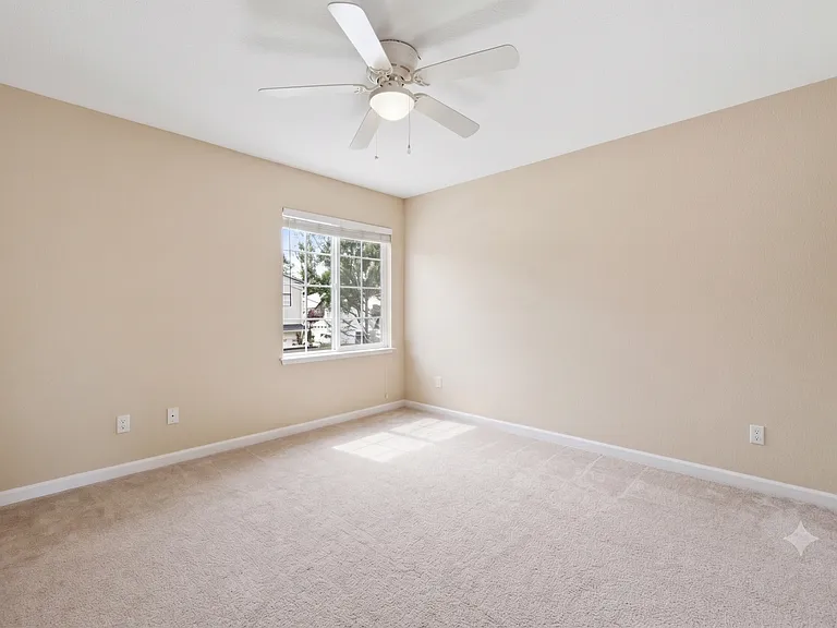 4501 Thoroughbred Ct — Photo 23
