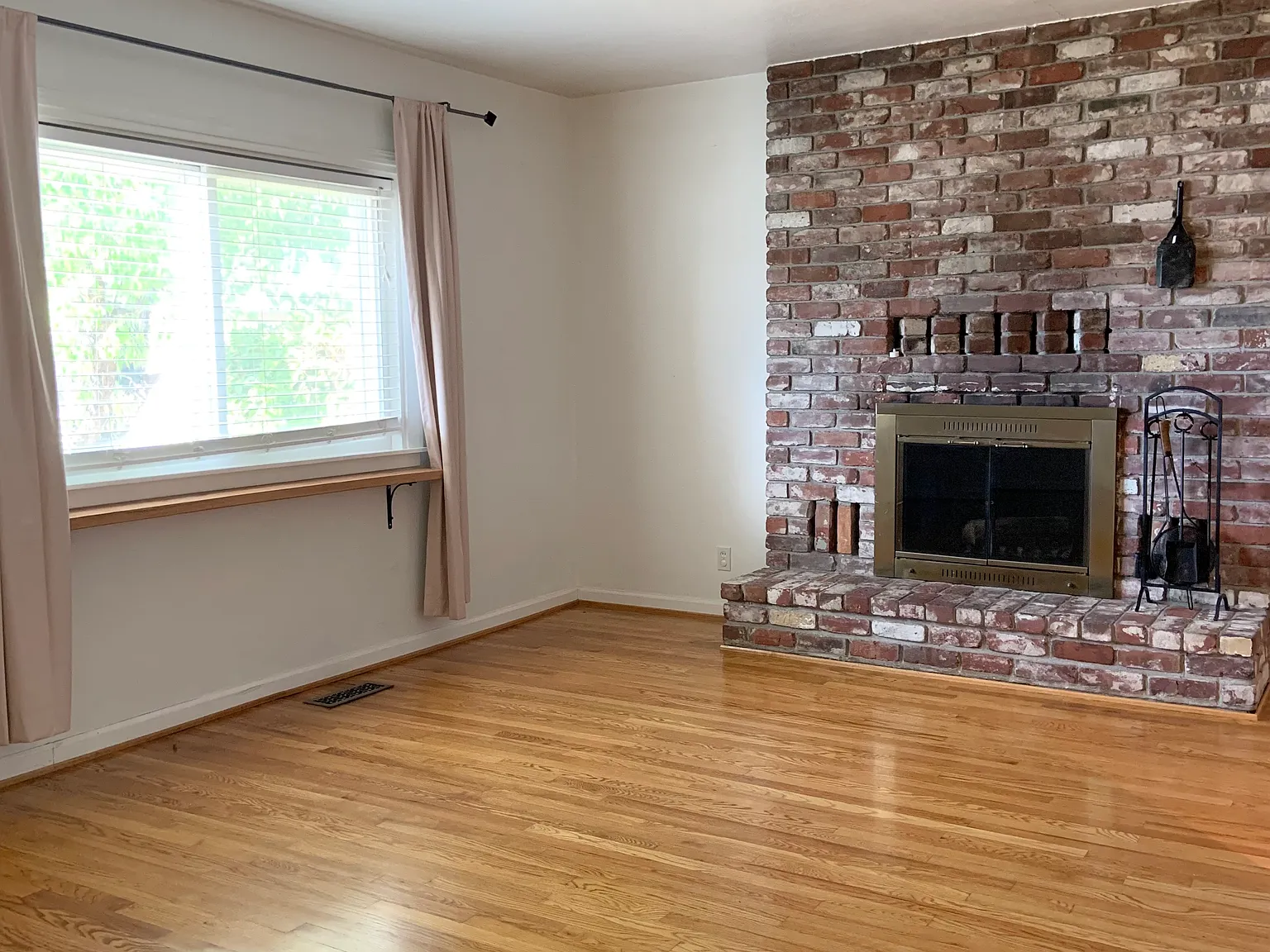 3 bed, 998 sqft, $2,250 — Photo 3
