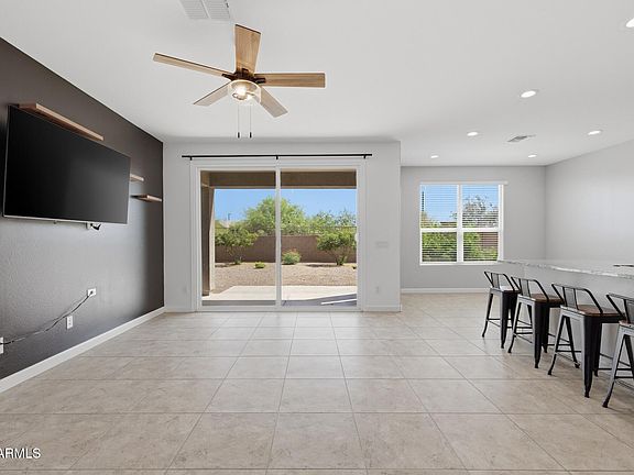 4th image of 2315 N CAMDEN Drive
