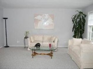 1429 Oxford Dr, Buffalo Grove, IL