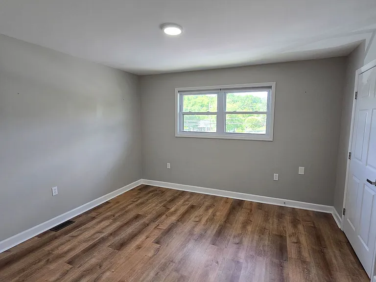 3459 Bloomingdale Rd #4 — Photo 11