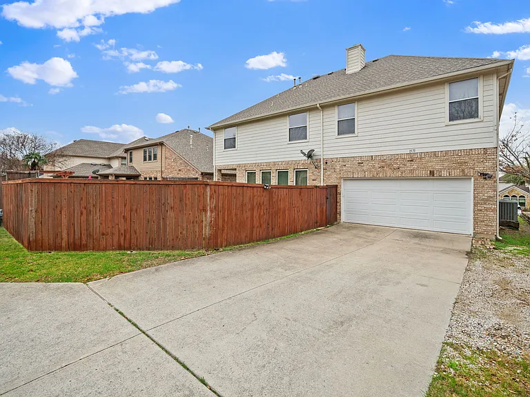 1571 Coastal Dr — Photo 29