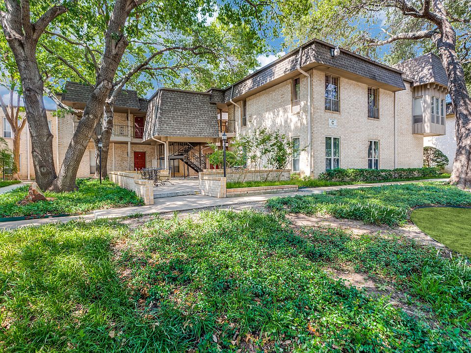 1st image of 4320 Bellaire Dr S APT 235W