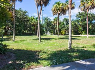 675 Camelia Ln, Vero Beach, FL 32963