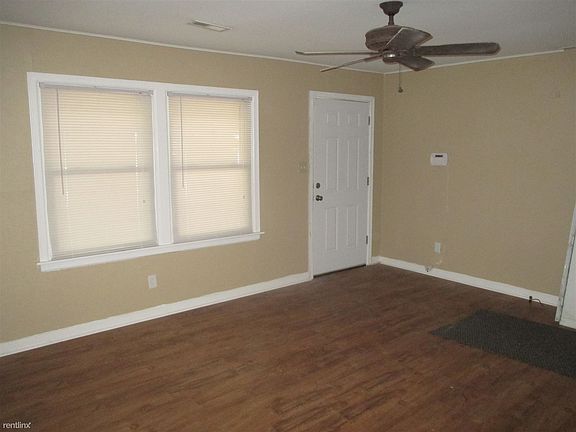 3. 842 S Pershing, Living Room (1)