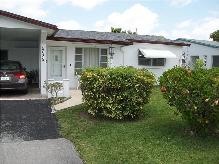 5039 NW 42nd St — Photo 2