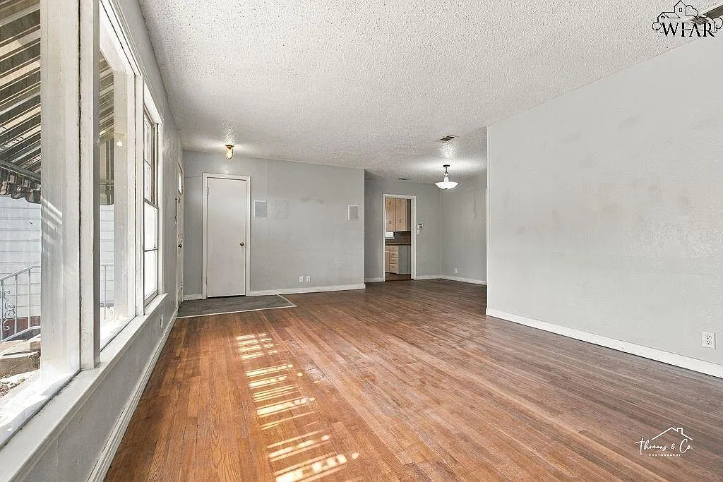 2 bed, 1.0 bath, 1316 sqft, $1,150 — Photo 4