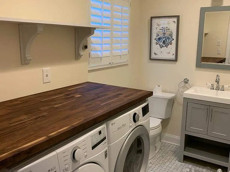 laundry / bathroom