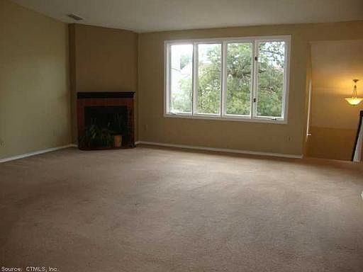 1st image of 42 Little Oak Ln