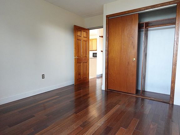 5th image of 37 Skyline Dr APT 11