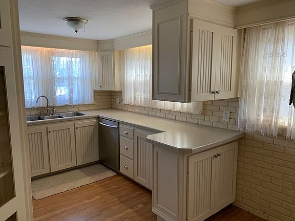 2nd image of 525 Claremont Ave