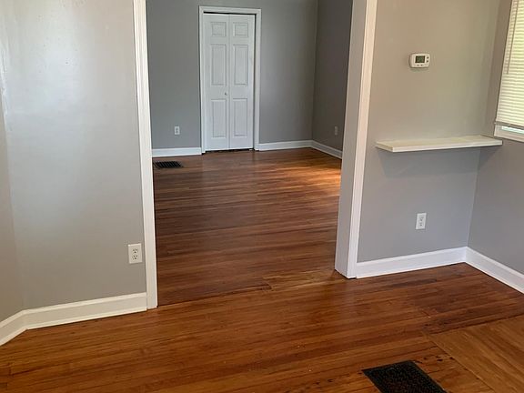 3rd image of 209 W Pine St APT 2