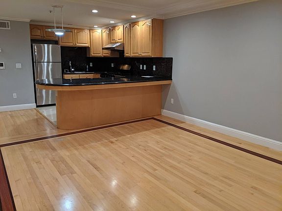 5th image of 12019 Vicente St #A