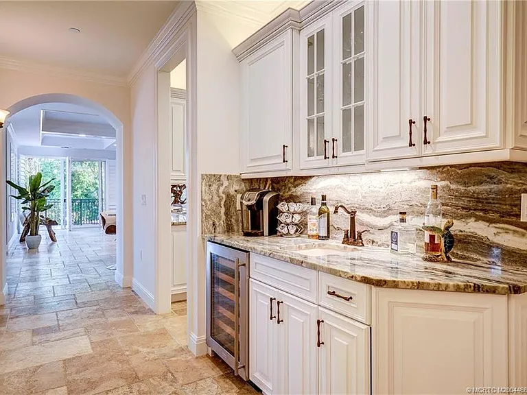 1528 NE Outrigger Landings Dr #208 — Photo 33