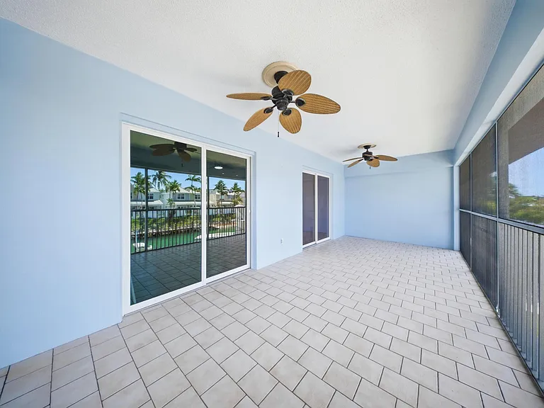 138 N Indies Dr #B — Photo 10