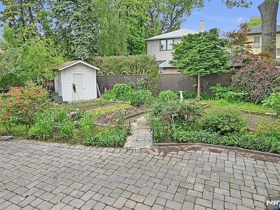 4th image of 497 Oakdene Ave