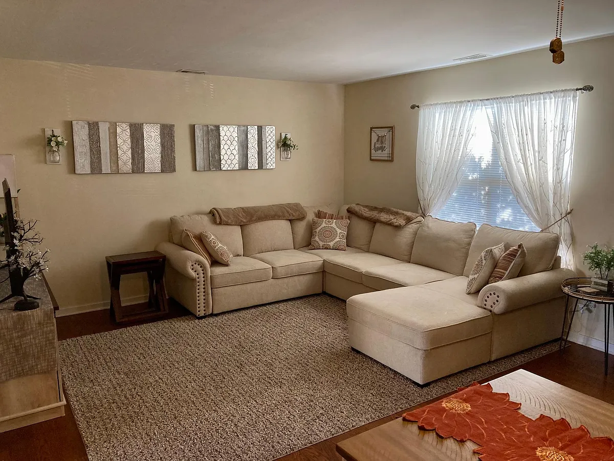 Living room - 156 Liberty St #15