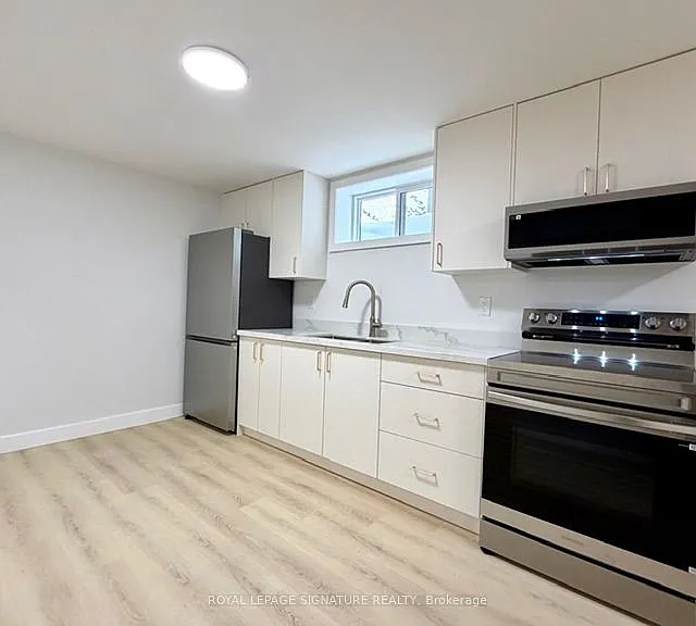 293 Glebemount Ave #LOWER — Photo 14