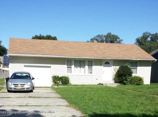 186 Delaware Ave, Cliffwood, NJ 07721