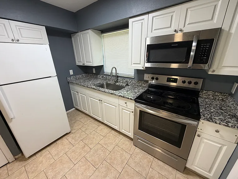 2300 W Cannon Ter NW #D — Photo 7