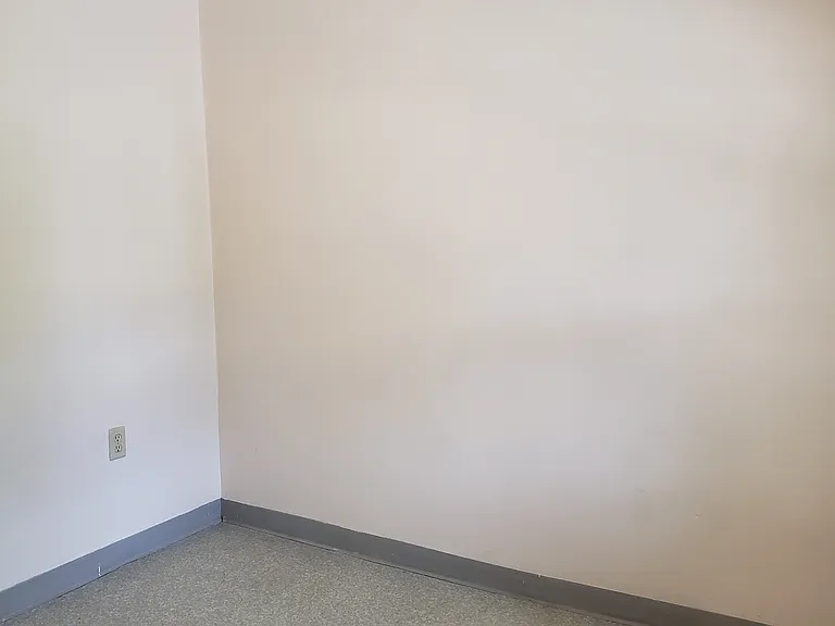 4945 NE Grand Ave #3 — Photo 3