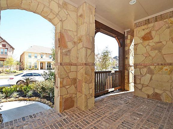 5th image of 618 Charleston Heights Ln