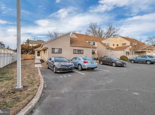 18 Chiswick Dr, Lindenwold, NJ 08021