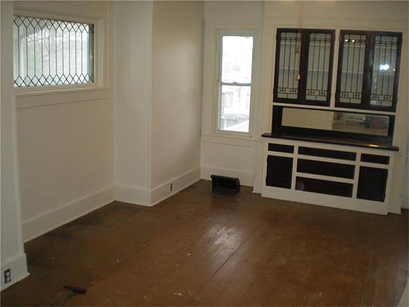2nd image of 365 Shirls Ave