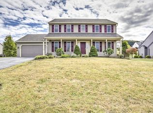 1299 Cedar Ave, East Earl, PA 17519