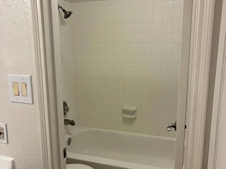 2121 Hepburn St #404 — Photo 14