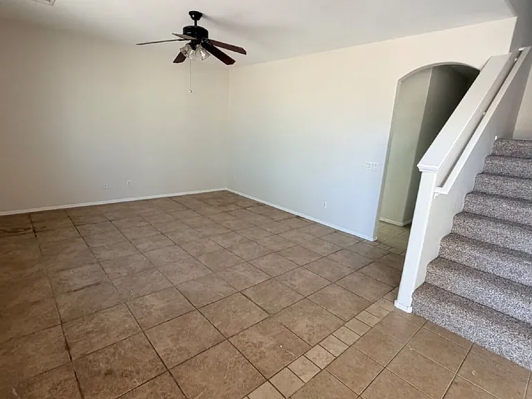 43531 W Oster Dr — Photo 2