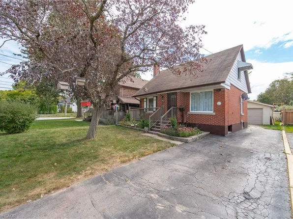 147 Glen Rd, Kitchener, ON N2M 3G3