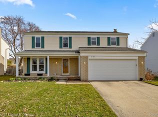 2139 W Roundtable Dr, Canton, MI 48188