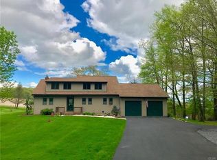 876 Copella Rd, Bath, PA 18014