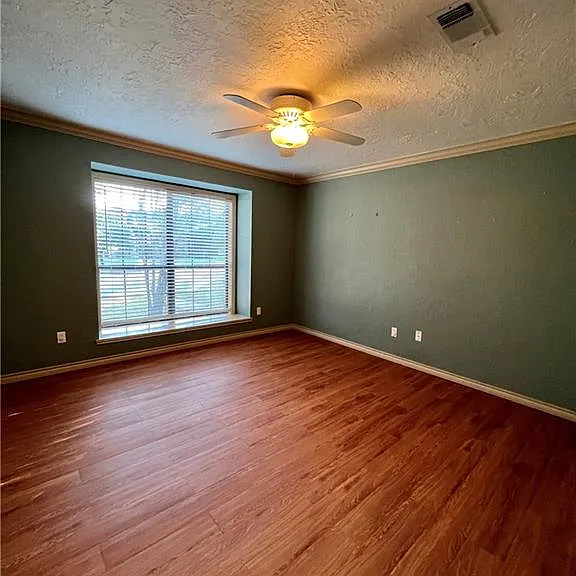 8706 Sandstone Dr — Photo 13