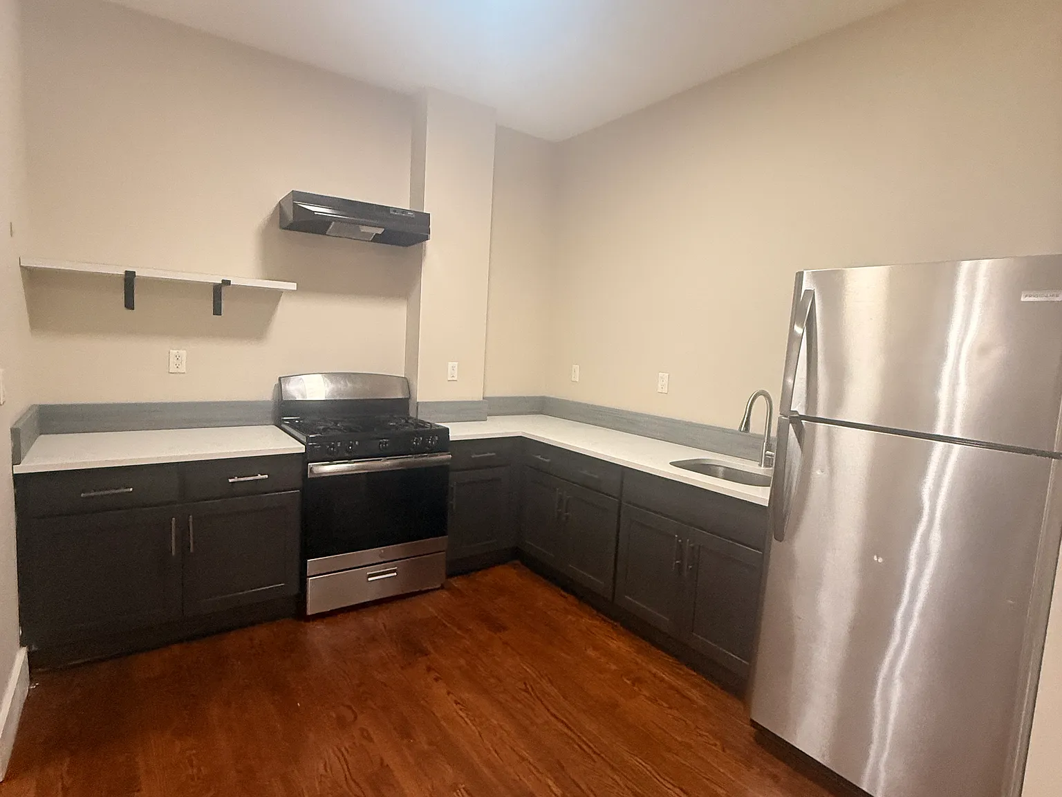 1 bed, 1000 sqft, $1,750 — Photo 1