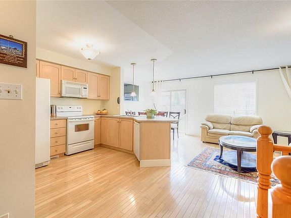 5th image of 26 Kendrick Ct