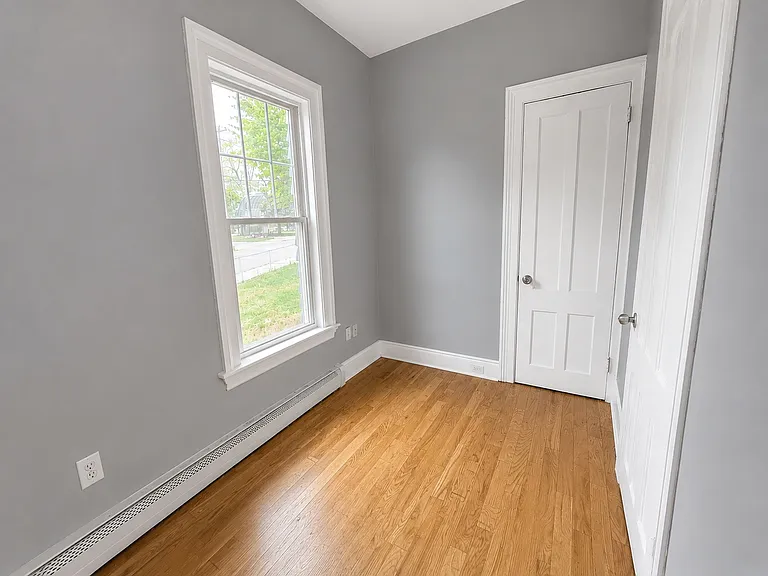 212 Norman St #1 — Photo 7