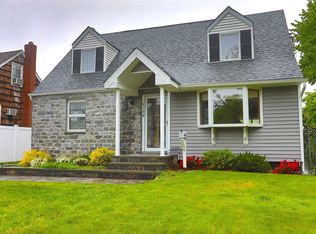 2138 Spruce St, Wantagh, NY 11793