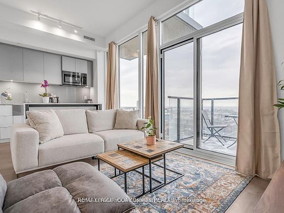 4th image of 270 Dufferin St #1106