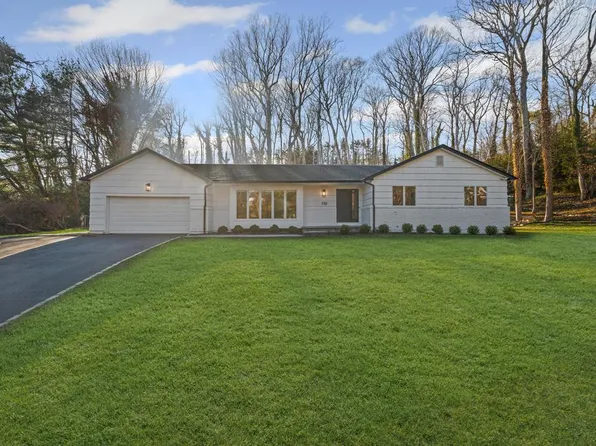 110 Peach Drive, East Hills, NY 11576