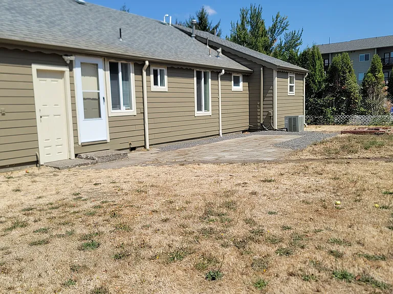 482 Harrison St — Photo 15