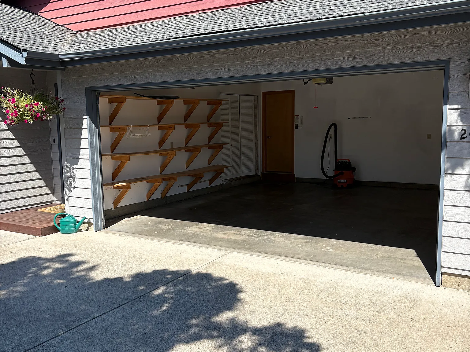 3 bed, 1583 sqft, $2,600 — Photo 2