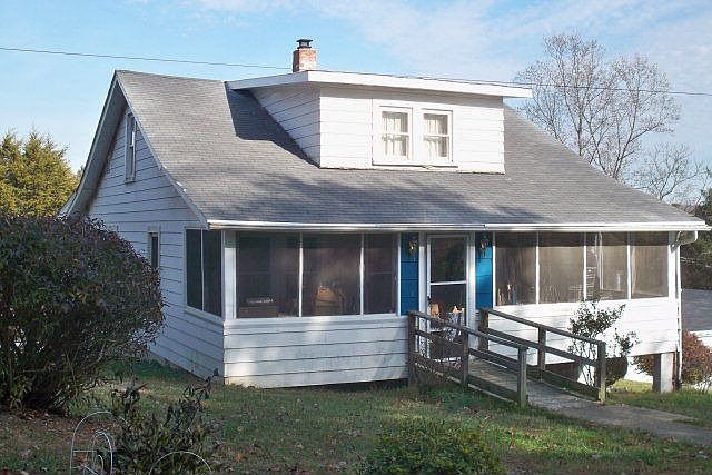 1st image of 332 Friendship Cross St