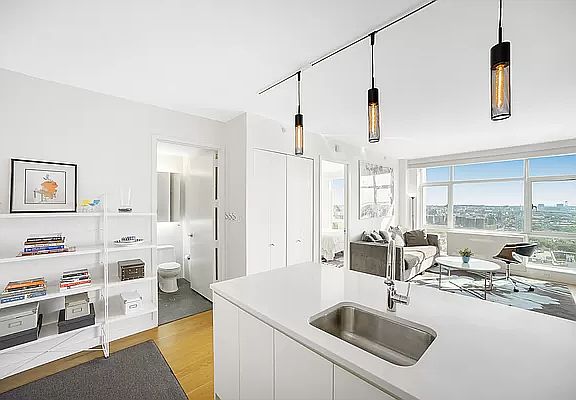 2nd image of 189 Schermerhorn St APT 20D