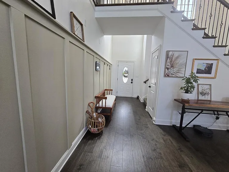 425 Veronica Ct — Photo 3