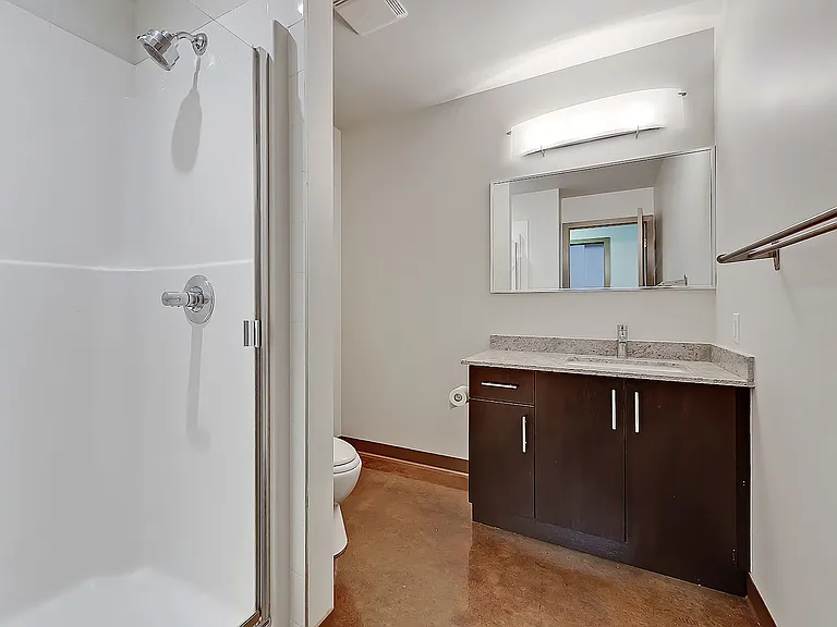 135 13th Ave SW #911 — Photo 15