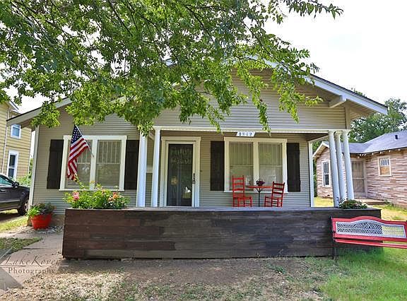 2nd image of 1342 Peach St